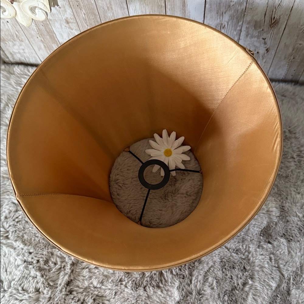 Elegant Lampshade - Picture 3 of 4
